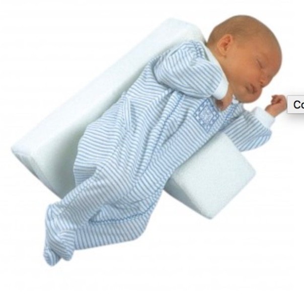 Bébé dormeur latéral: un coussin cunéiforme?